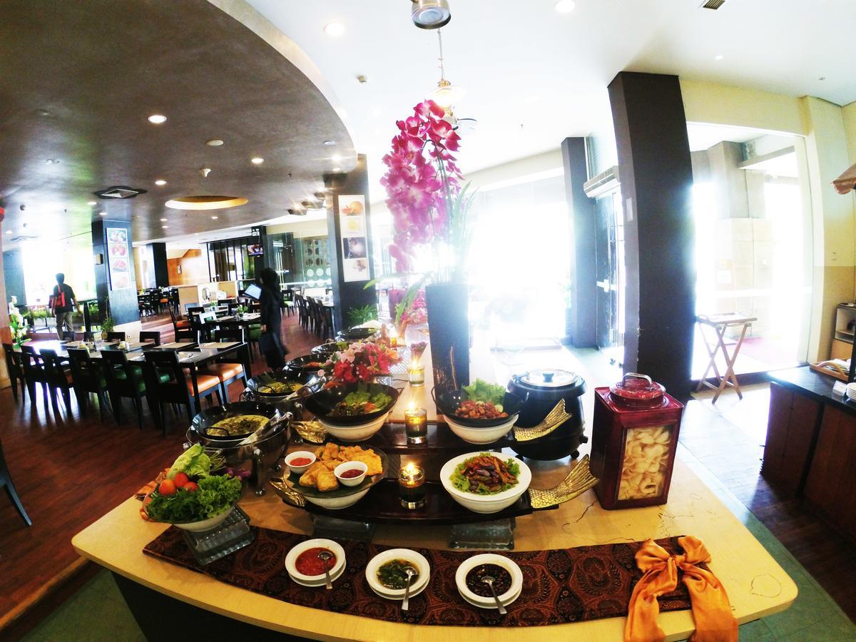 苏卡大酒店 北干巴鲁 外观 照片